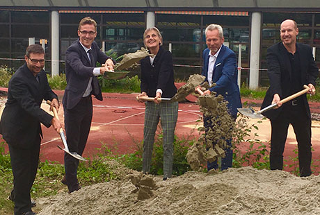Spatenstich Einfeldsporthalle mit 6 Klassenräumen, Gundelfingen